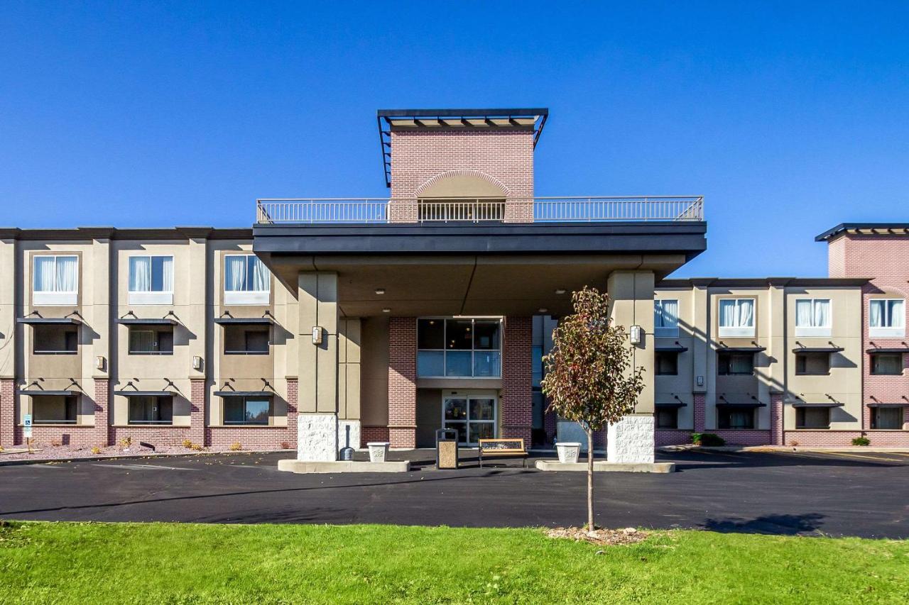 Quality Inn Milwaukee- Brookfield Esterno foto
