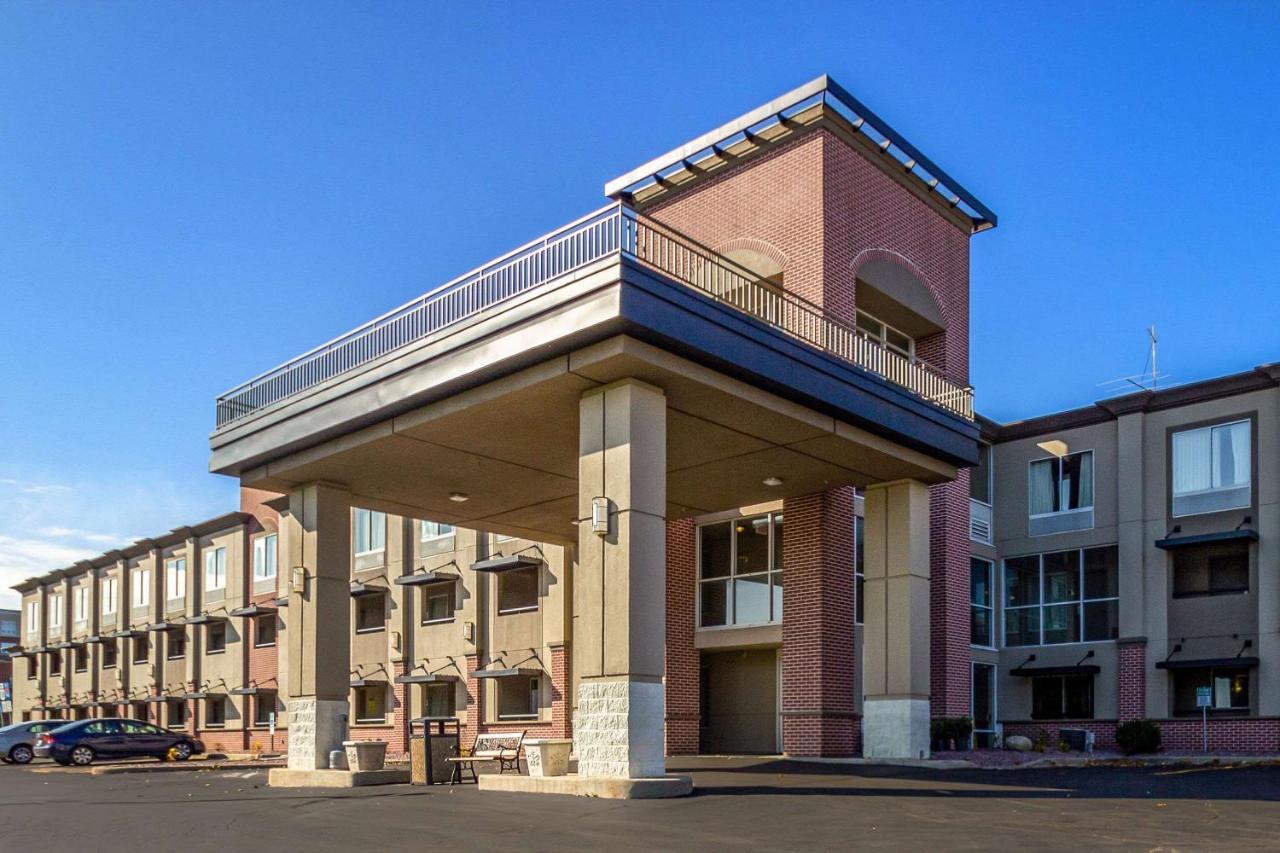 Quality Inn Milwaukee- Brookfield Esterno foto