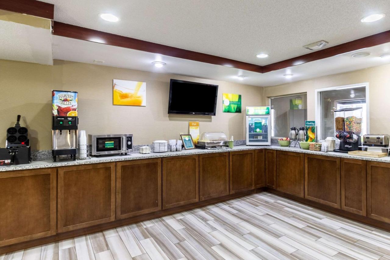 Quality Inn Milwaukee- Brookfield Esterno foto