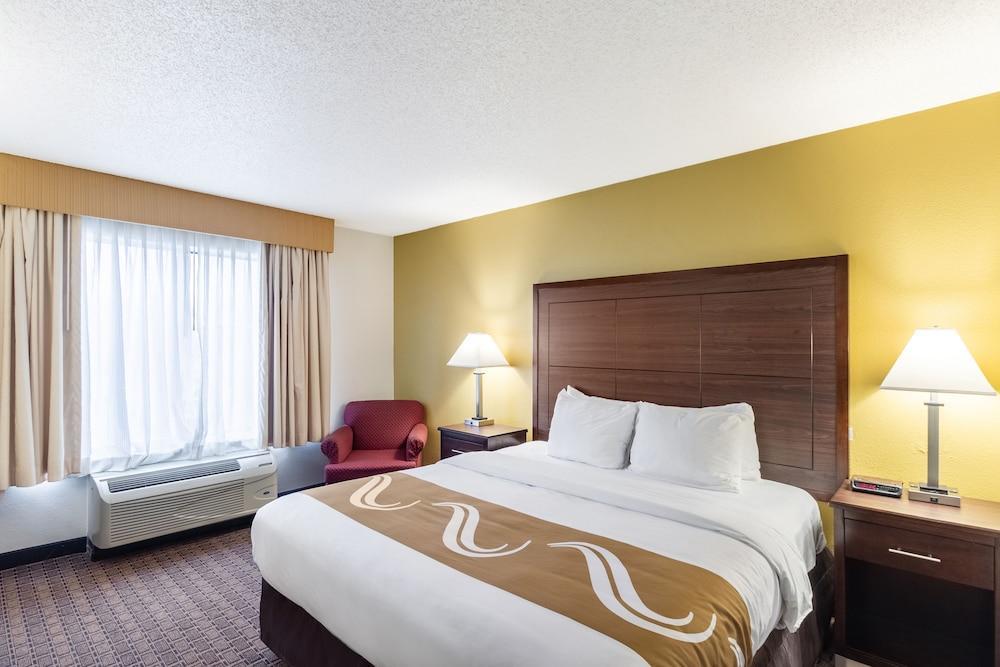 Quality Inn Milwaukee- Brookfield Esterno foto