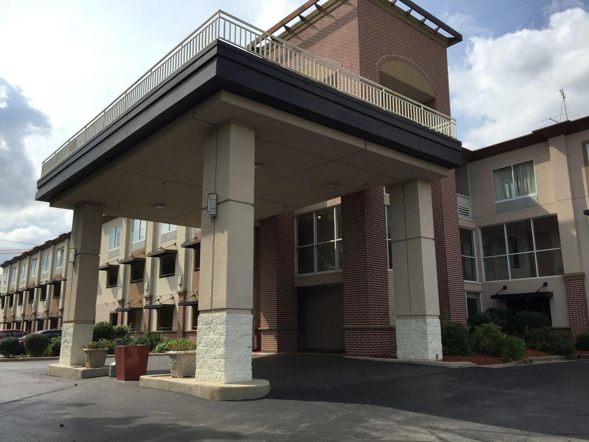 Quality Inn Milwaukee- Brookfield Esterno foto