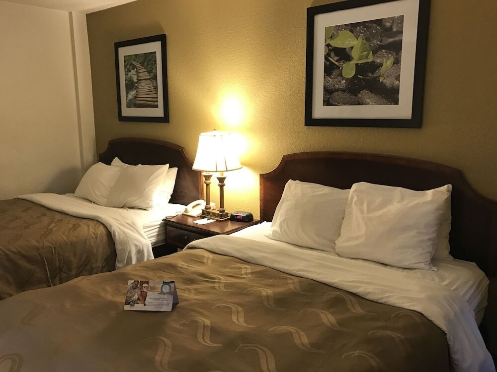 Quality Inn Milwaukee- Brookfield Esterno foto