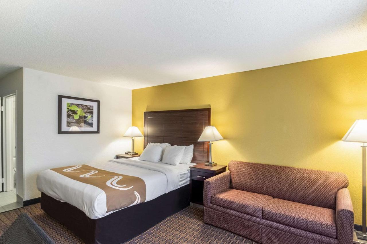 Quality Inn Milwaukee- Brookfield Esterno foto
