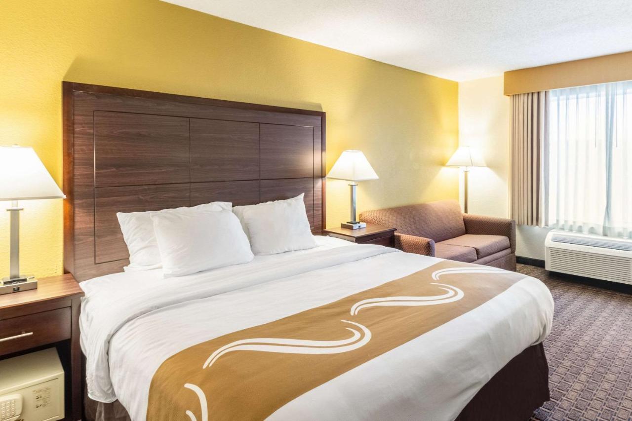 Quality Inn Milwaukee- Brookfield Esterno foto