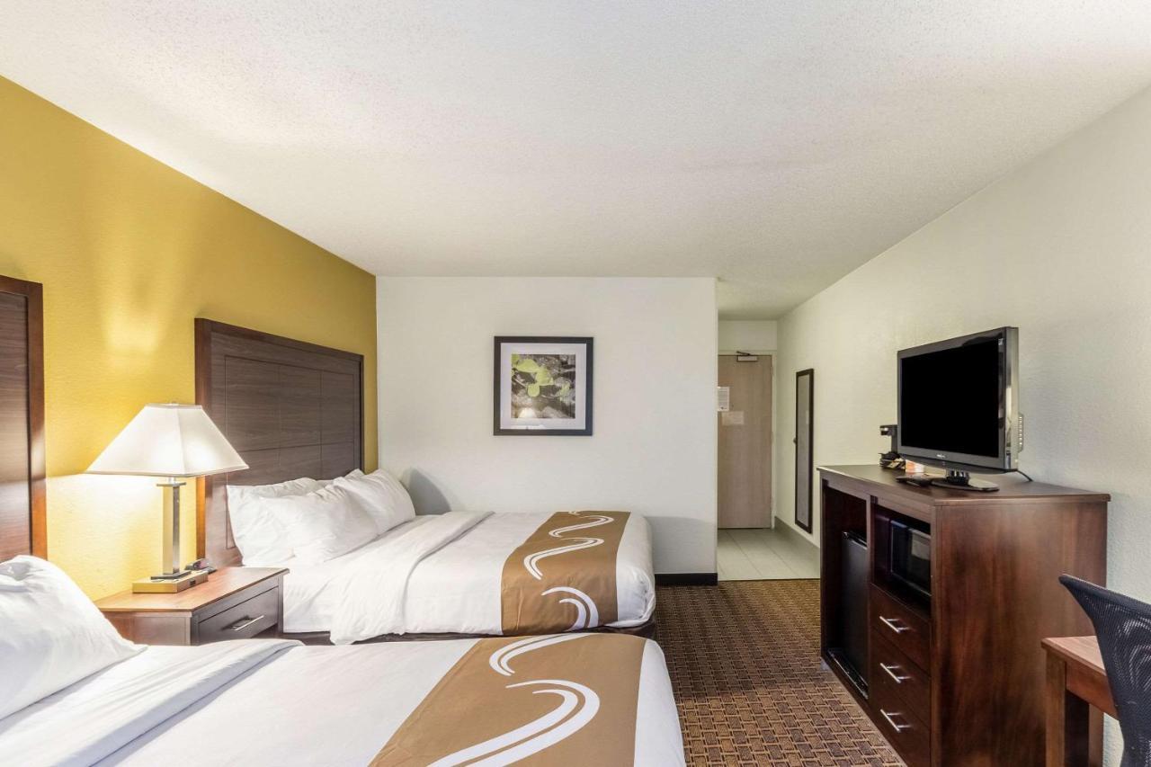 Quality Inn Milwaukee- Brookfield Esterno foto
