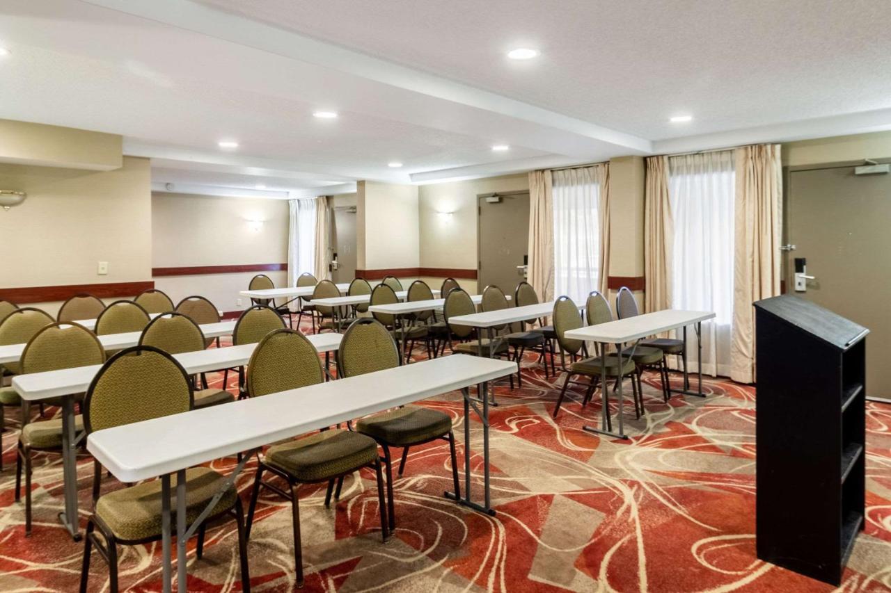 Quality Inn Milwaukee- Brookfield Esterno foto